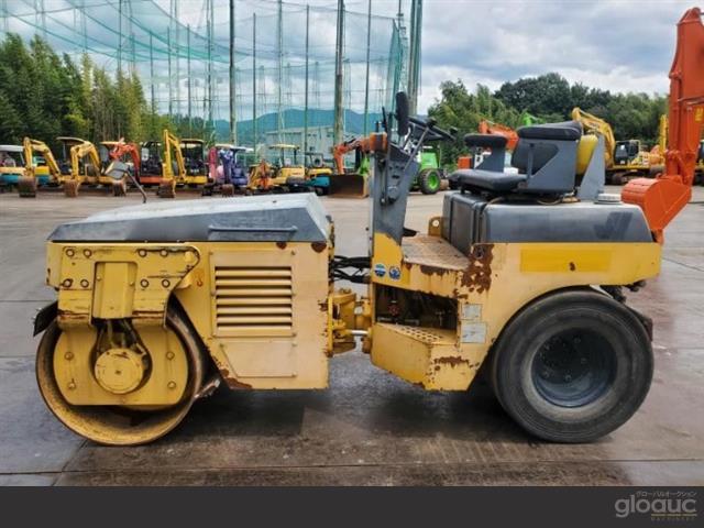 Japanese used car SUVs,Japanese used car auction,Japanese used Sedan cars,Japanese used Roller for sale,Japanese used Komatsu Roller auction,Japanese used Toyota SUV for sale
